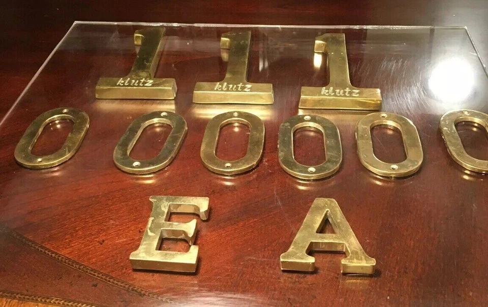 Números y alfabetos de latón macizo 11 en total más de 3,5 libras Foto 2 de 4