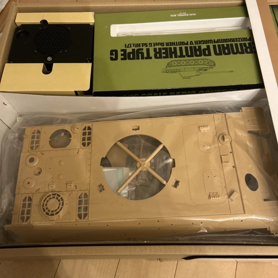 NEW TAMIYA 1/16  RC PANTHER Full Option Tank 56022 +  Gi Joe Dune Runner - Image 3 of 4