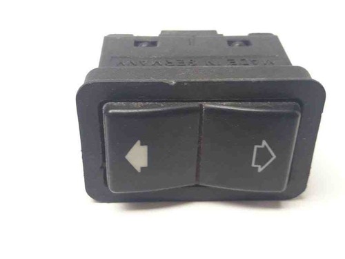BMW 5 Touring E39 Schalter für Fensterheber hinten links 8368974 2.50 31346655
