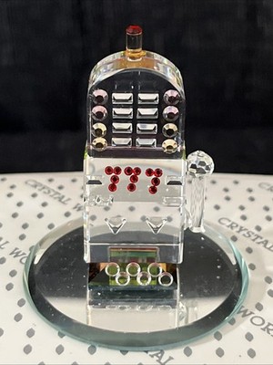 Crystal World  One Arm Bandit  Slot Machine Figurine Year 2001 #947 Mint W/ Box