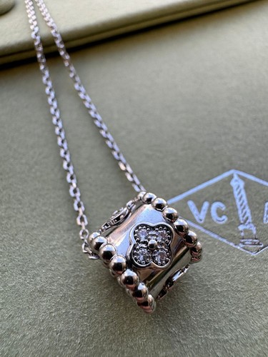 VAN CLEEF ARPELS DIAMOND PERLEE CLOVER PENDANT NECKLACE 18K WG VCA – N6766 - Picture 7 of 7