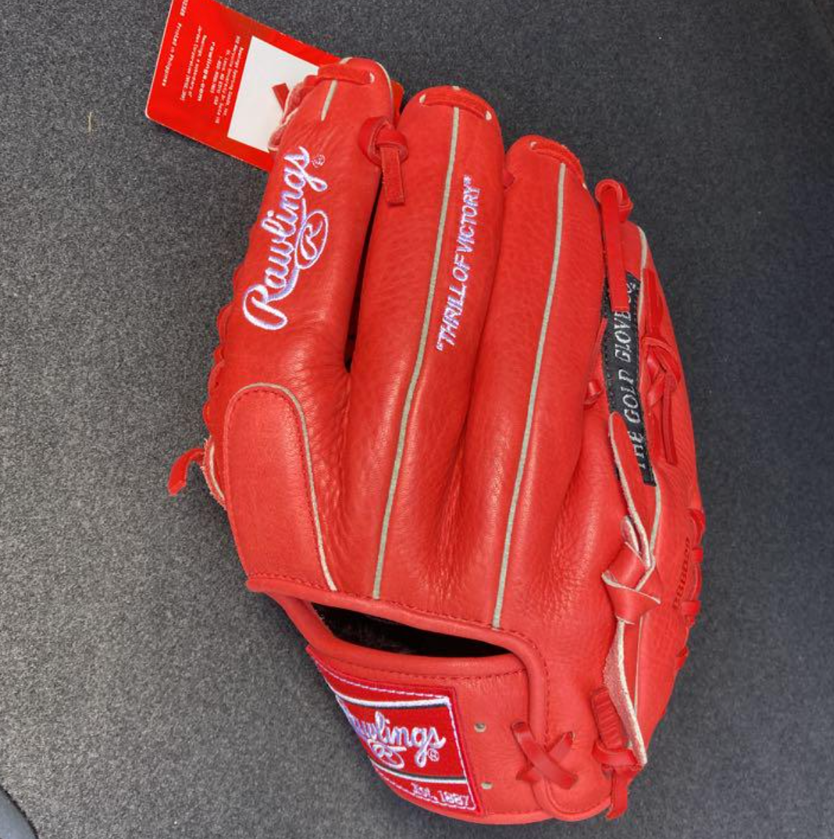 Supreme x Rawlings Baseball Glove Red 2012 Limited Edition Supreme x Rawlings Baseball Glove Red 2012 Limited Edition