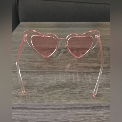 NWOT HEART Statement” Sunglasses | eBay