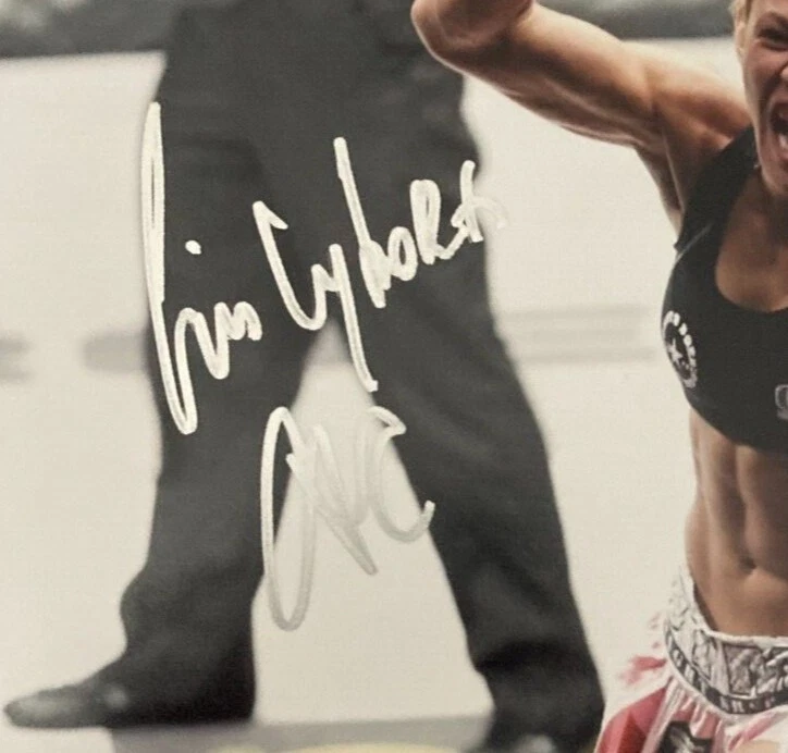 Cris Cyborg EliteXC Strikeforce UFC 亲笔签名 8 x 10 照片签名 MMA 冠军 — 第 2/2 张图片