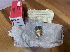 1 RCA JAN-6816 YL1101 UHF Beam Power Tetrode Tubes NOS Vintage New In Box 7/1979