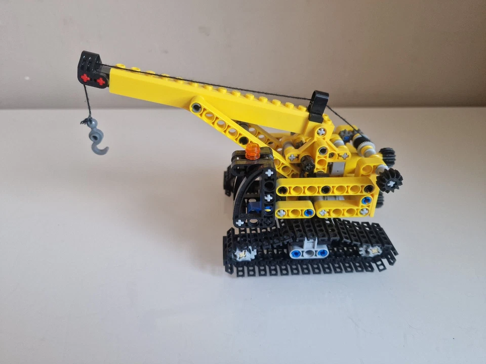 LEGO Technic 9391 Mini Crane, photo 2 of 5