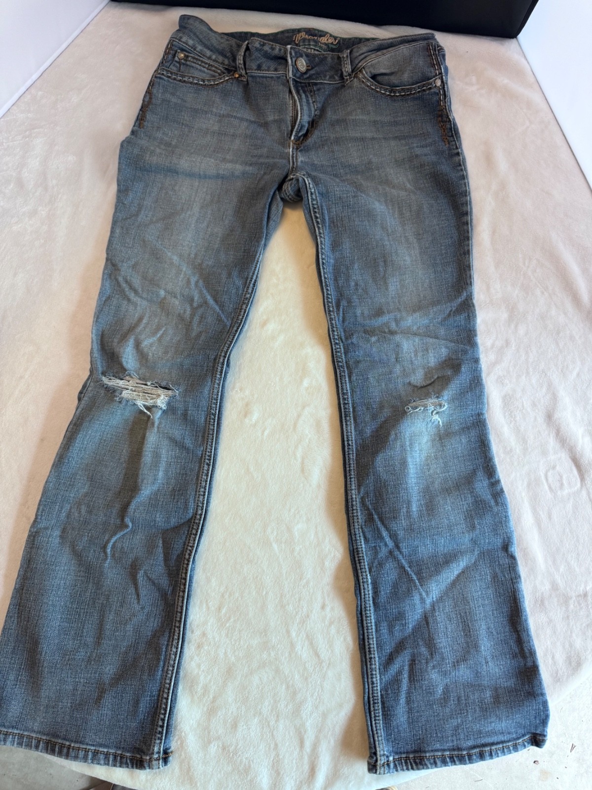 Wrangler Women’s Distressed Bootcut Jeans Embroidered Pocket Y2K Western
