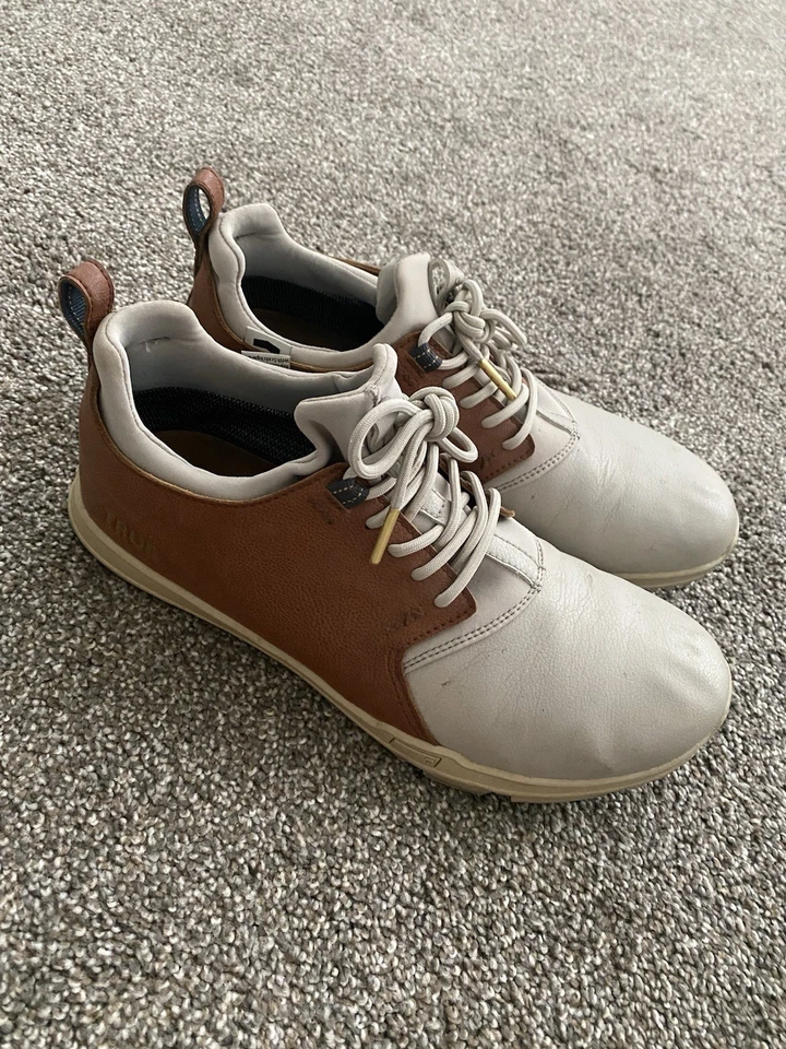 Zapato de golf TRUE Linkswear Original 1.2 impermeable sin clavos para hombre 10.5 blanco/marrón Foto 3 de 4