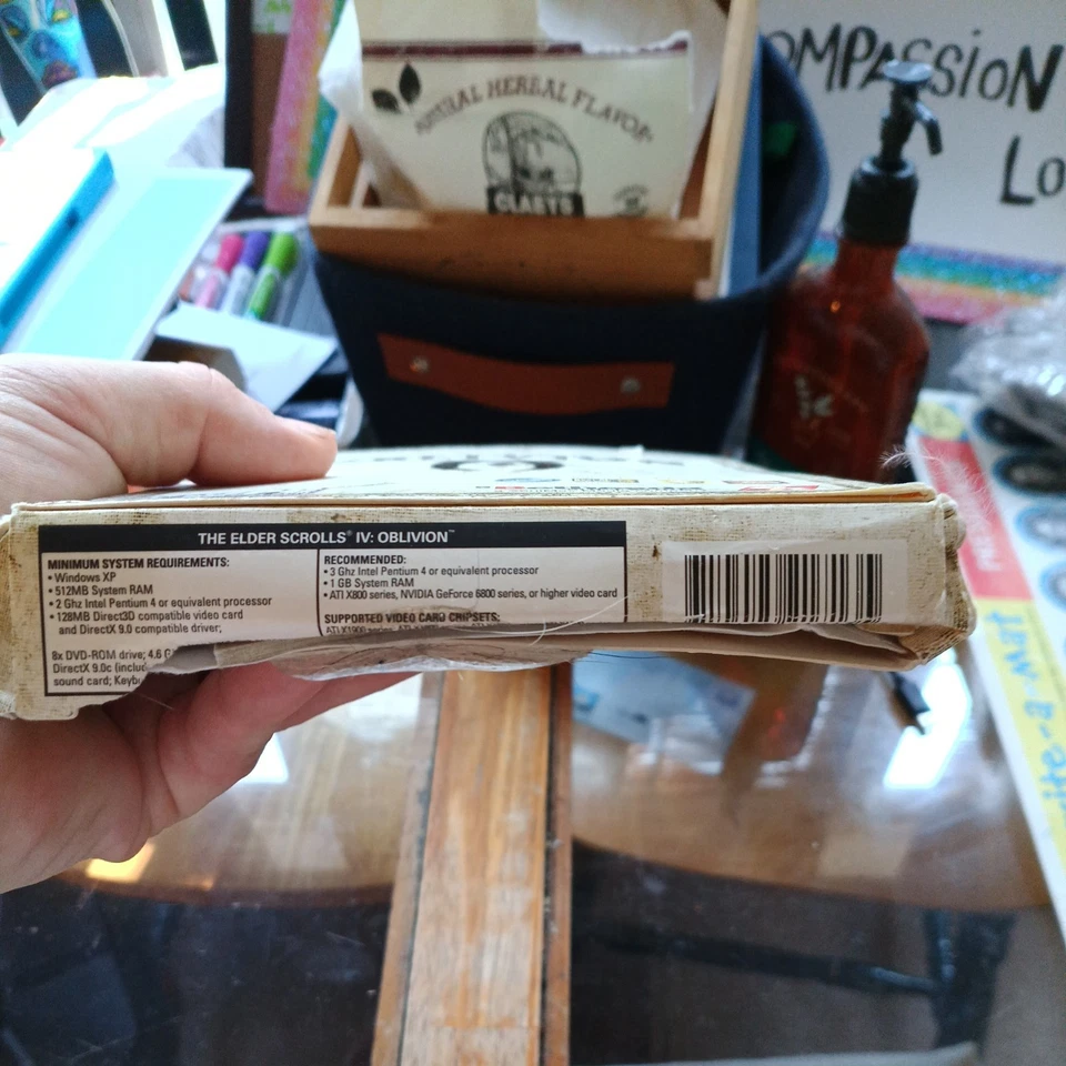 Elder Scrolls IV Oblivion PC 2006 CIB Complete w/ Map and Manual Big Box - Image 3 of 4