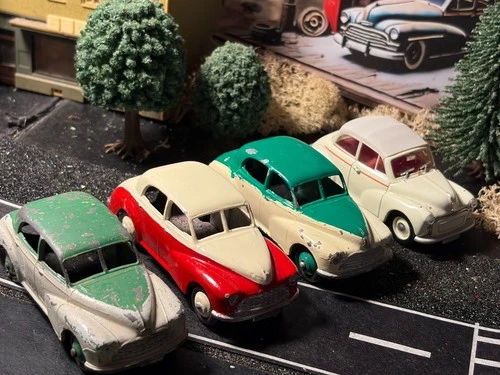 VINTAGE DINKY TOYS MORRIS OXFORD JOBLOT OF  3 + CORGI MORRIS MINOR