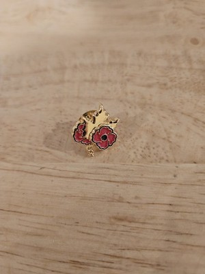 Canada Remembrance Poppy and Maple Leaf Lapel Pin