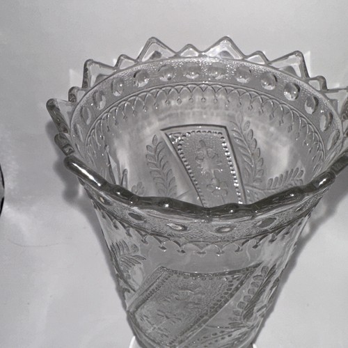 Vintage clear glass Celery/Spooner vase 8.5 Inches Tall Floral. - Picture 3 of 4