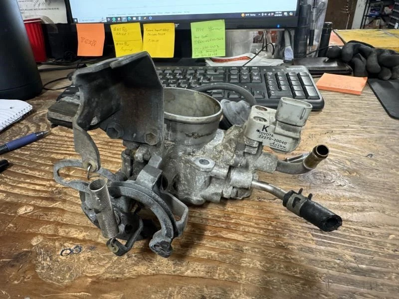 Carrocería del acelerador Toyota Solara Camry Avalon Lexus ES300 3,0 L V6 97-03 OEM Foto 2 de 3