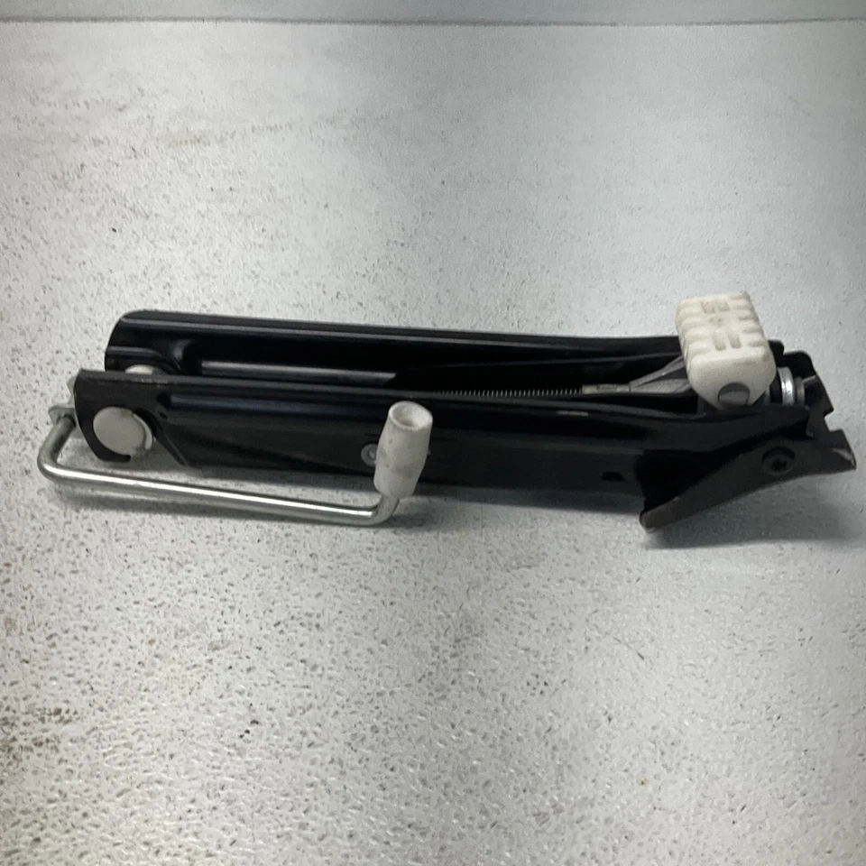 Mercedes Benz CLK500 2003 04 05 2006 gato de neumático de repuesto de emergencia A2035830715 OEM* Foto 3 de 4