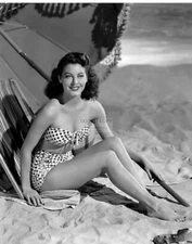 Pin-Up Art  Sexy Vintage Type Girl  Excellent Condition  APROX 6" by 4" PHOTO