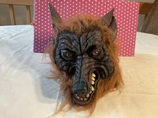 UNBRANDED WEREWOLF OVER THE HEAD PARTY/THEATRE LATEX MASK, FAUX FUR & TEETH