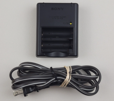 Sony Ni-MH Battery Charger (BC-CS2A) Charges Double and Triple A OEM