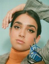 Geraldine Viswanathan SEXY signed 10x8 photo AFTAL RACC [16521] Signing Details