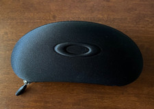 New genuine OAKLEY Hard Sunglass case Large Black Clam Shell style with zipper