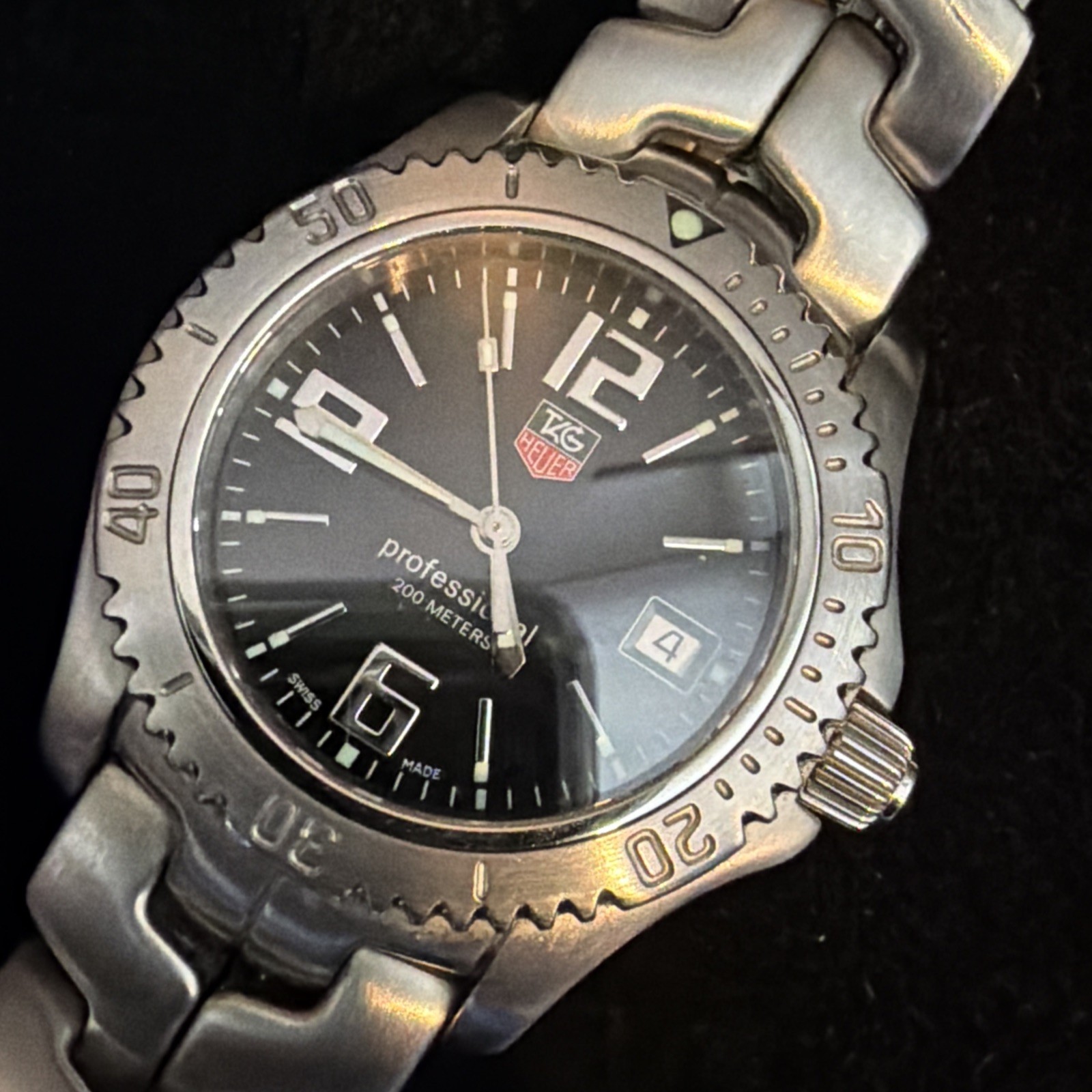 Swiss Professional Heuer Date Quartz WT1210.BA0553 Midsize Link Watch TAG Men's - vintagewatches.pk