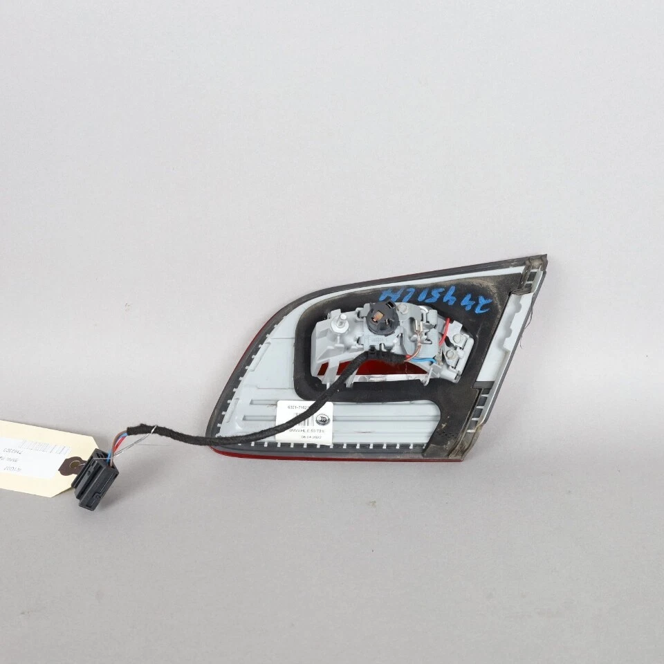 Lanterna traseira esquerda conversível BMW 328i 335i M3 2007-2010 63217162303 fabricante de equipamento original usada - Imagem 4 de 4