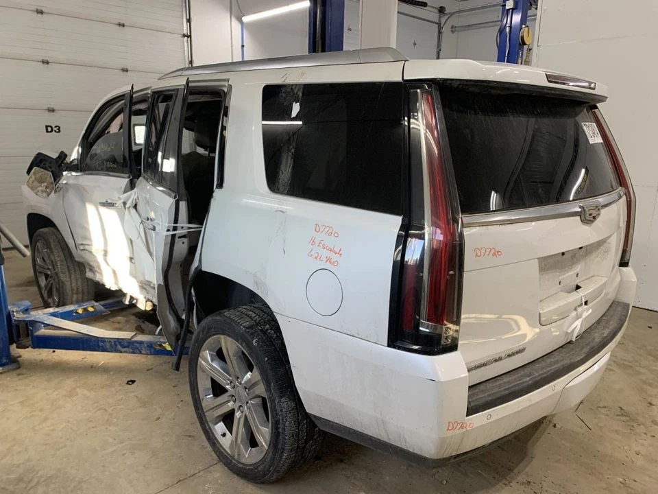 ESCALADE  2016 Jack 945348 - Image 3 of 4