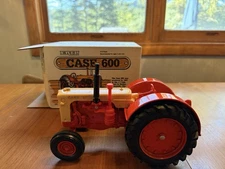 ERTL Special Edition Case 600 1:16 Scale, Diecast 1986 Part No 289-1OUA
