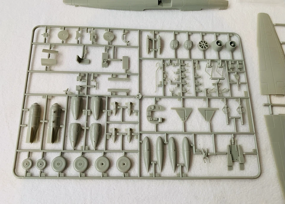 Hobbycraft War Eagle 1:48 Arado AR-234 Jet Bomber Avión Modelo Kit, Como Nuevo Foto 4 de 4