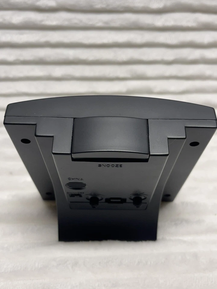 Vintage Timex Easy Reader Black Quartz Alarm Clock W/Snooze Working Desk Clock - Image 4 of 4