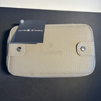 Therabody United Airlines Amenity Kit - Reise Wellness Set mit Koffer Brandneu
