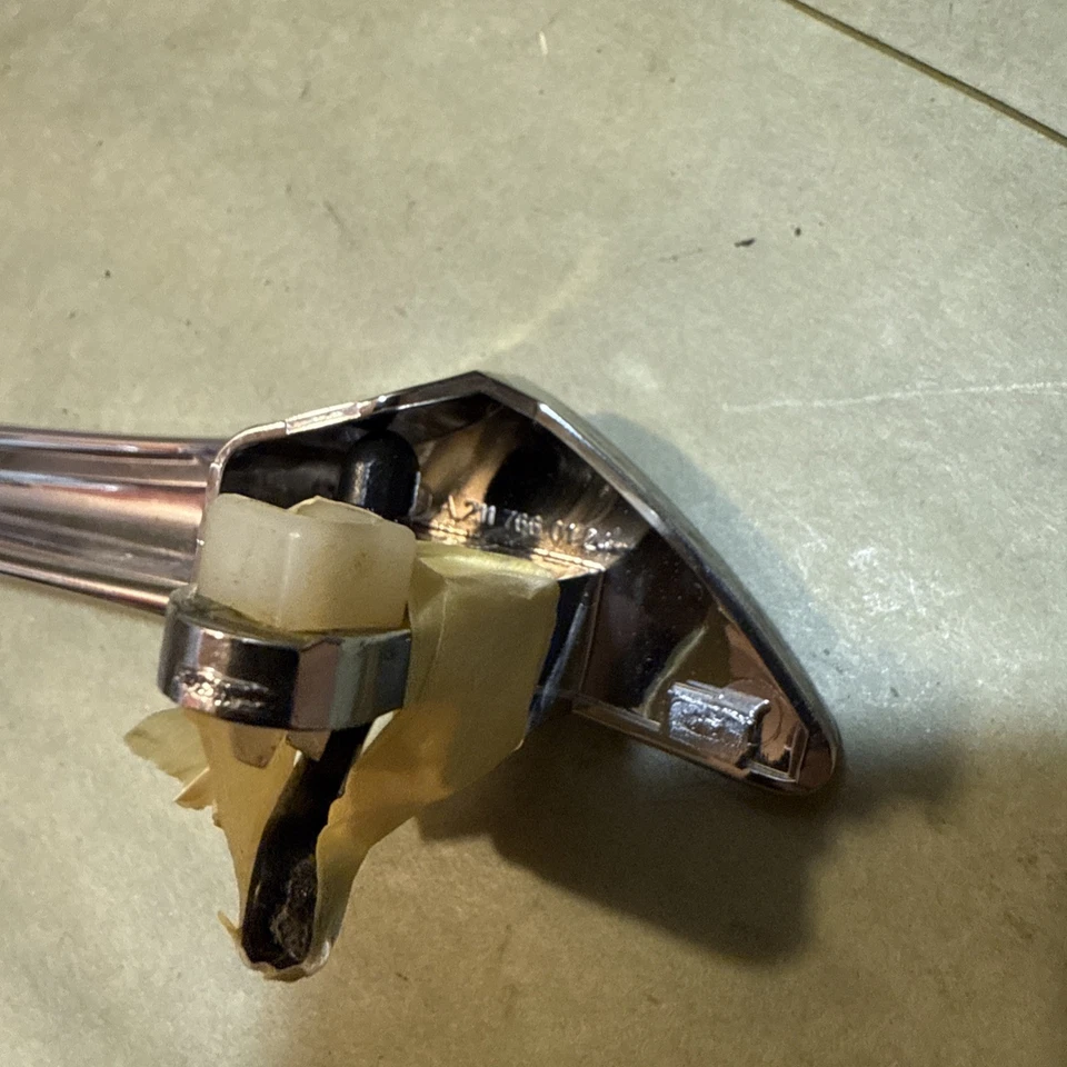 03-11 Manija de puerta interior lado pasajero derecho mercedes w219 cls550 e350 fabricante de equipos originales Foto 3 de 3