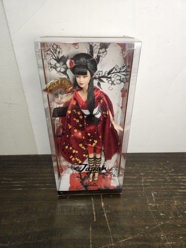 Dolls of the World Japan Barbie Pink Label 2010 Mattel Nib