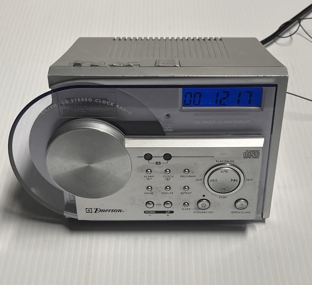 Emerson CKD2330 AM/FM CD Stereo Clock Radio Swing Door TESTED