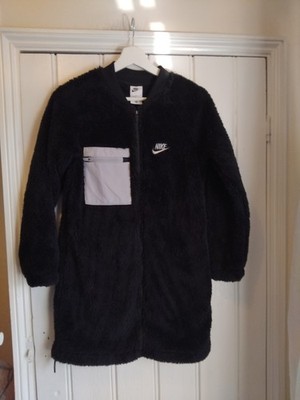 Gebrauchte sehr gute Nike Mädchen Winterjacke mit Kunstfell Größe M
