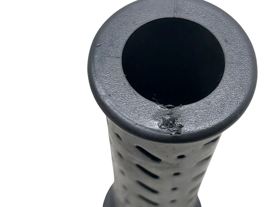 Empuñadura original derecha Triumph Street Triple 675 R 2007 2012 T2040740 Foto 4 de 4