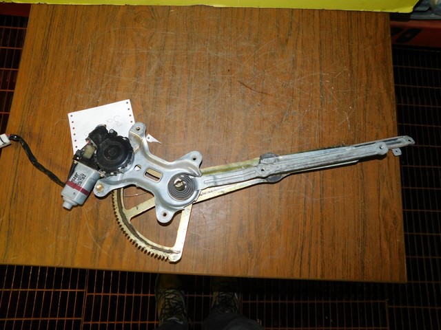 2004-2006 TOYOTA TUNDRA Passenger RIGHT Rear Window Regulator MOTOR