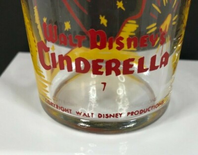 WALT DISNEY'S Cinderellaクリスタルガラス Vintage Walt Disney CINDERELLA Clear Juice Glass 7 oz. FREE SHIP