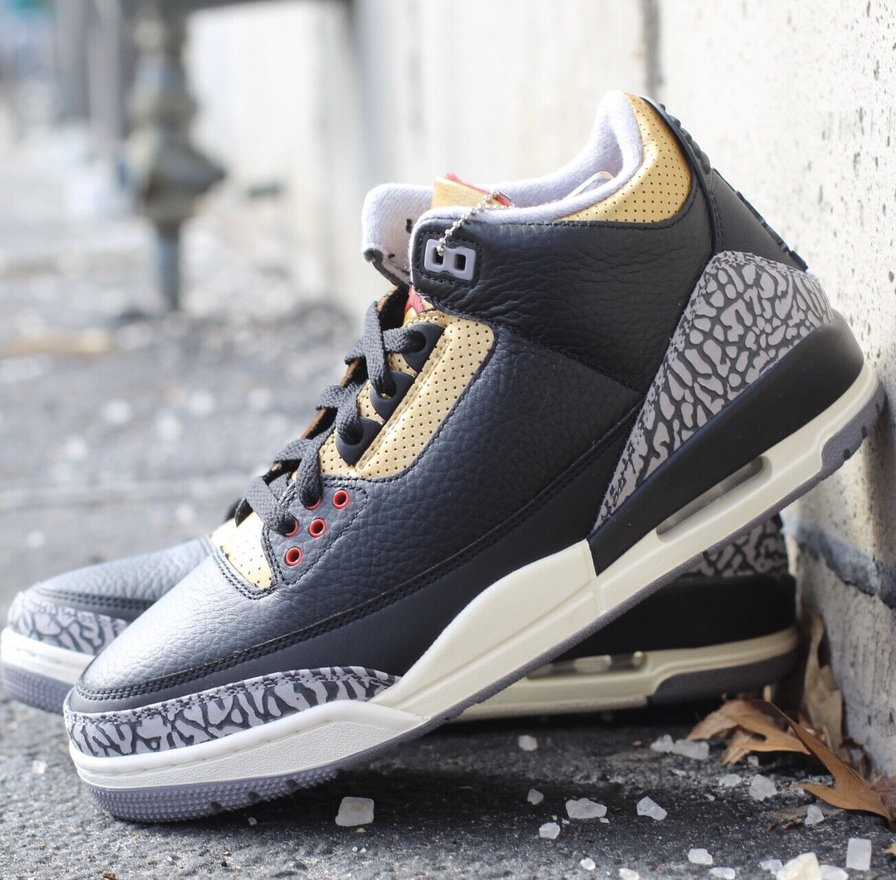 AIR JORDAN 3 RETRO Black Cement Gold