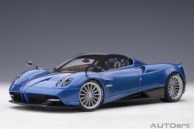 1/18 オートアートPagani Huayra PAGANI HUAYRA ROADSTER BLUE TRICOLORE & CARBON FIBRE 1:18 by