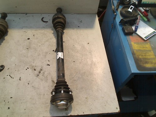 ANTRIEBSWELLE RECHTS HINTEN BMW 1 serie (E81) 2010