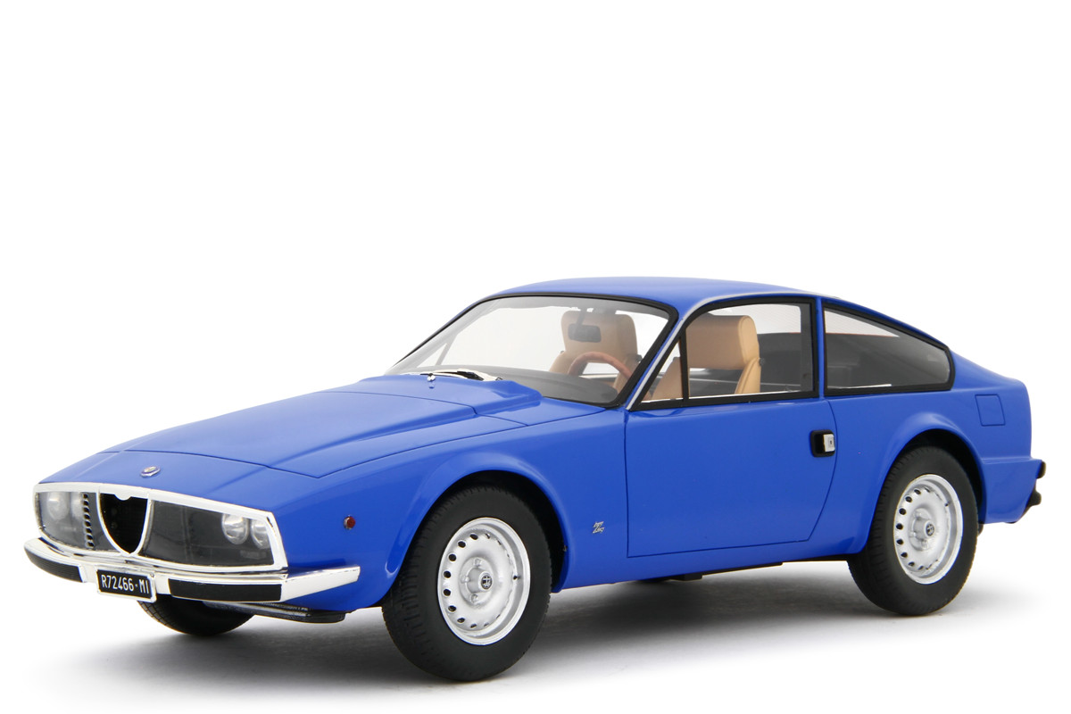 Alfa Romeo Giulia Coupé 1600 GT au 1:18, parfait pour sublimer votre bureau