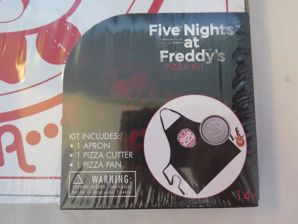 Five Nights at Freddy's 3 Pc. Fazbear's Pizza Box Apron Kit - New/Sealed - fl - Image 2 of 4