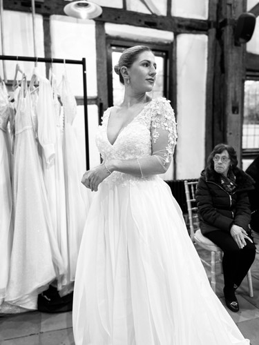 sample Nicole Ayr wedding dress from Milan - Picture 5 of 14