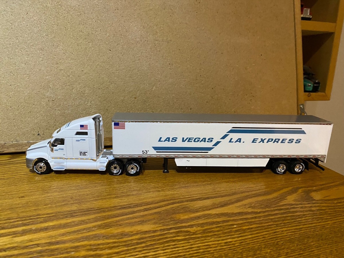 1/64 SPECCAST CUSTOMIZED KENWORTH HIGHWAY TRACTOR & DRY VAN