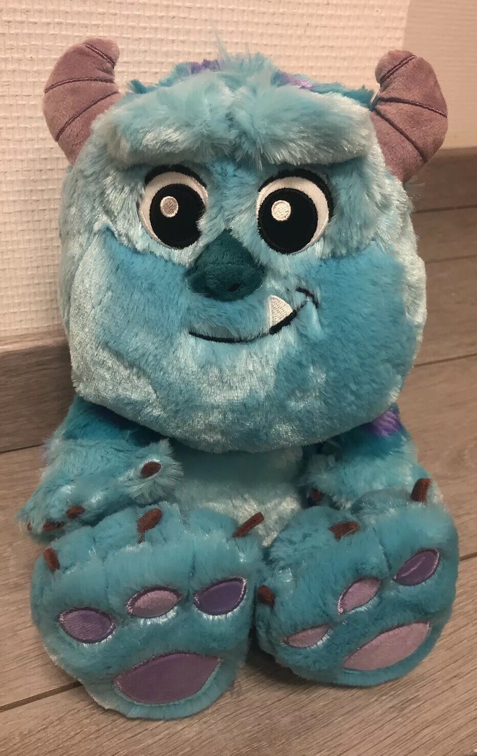 Grande peluche Sulley Big Feet souvenir de Disneyland Paris, doudou xl doux en velours pour petit