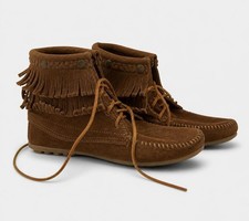 Minnetonka Brown Suede Fringe Above Ankle Tramper Moccasin Boots Women  s US 8