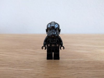 LEGO Star Wars 75211: Imperial TIE Fighter Pilot - sw0926