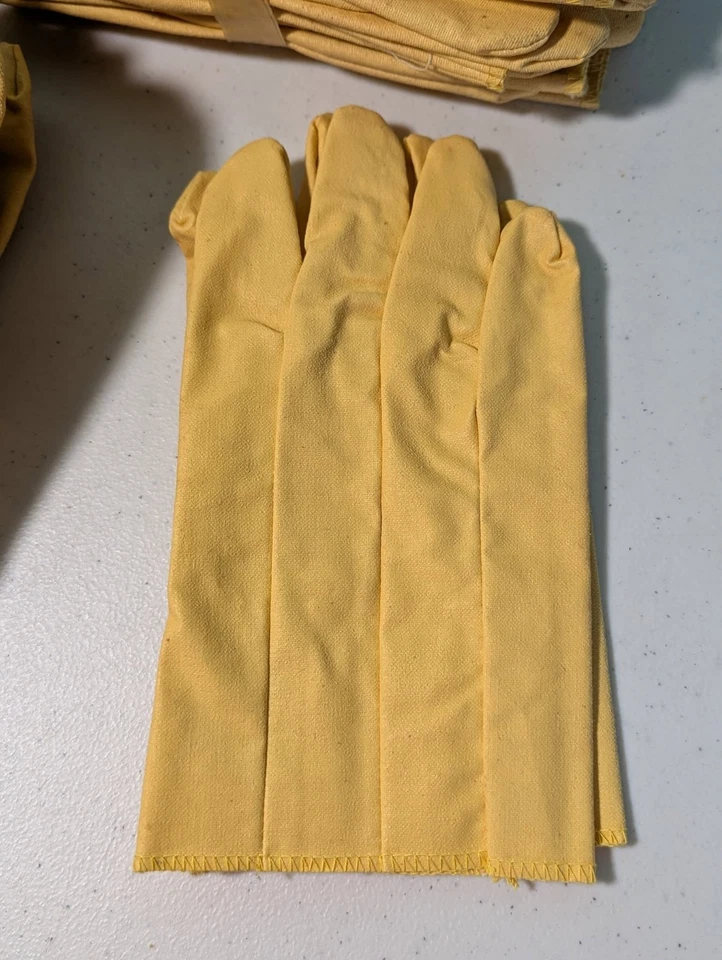 Lote vintage de guantes de jardinería amarillos Foto 2 de 4