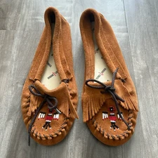 Minnetonka Moccasins Size 8 Thunderbird Beaded Fringed Brown Suede Leather Shoes