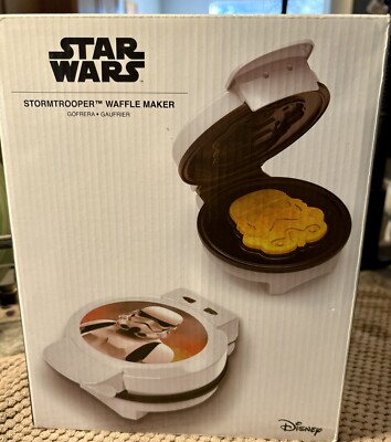 Star Wars Stormtrooper Waffle Maker (Disney/Uncanny Brands collab) RARE, NEW!